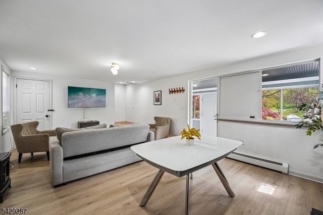 181 Orben Dr, Mount Arlington Boro, NJ 07850