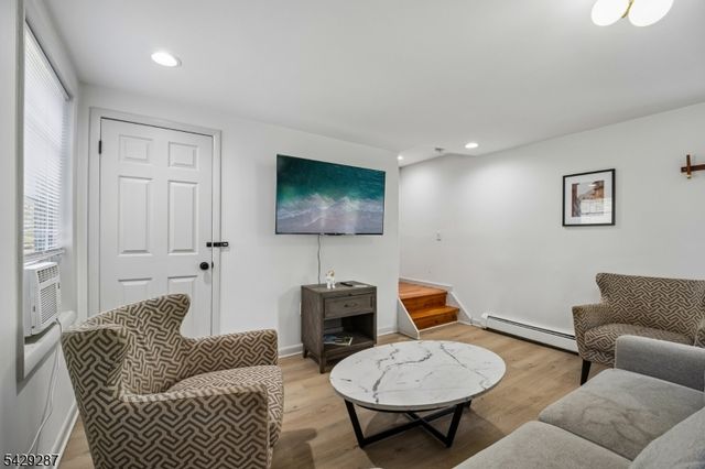 181 Orben Dr, Mount Arlington Boro, NJ 07850
