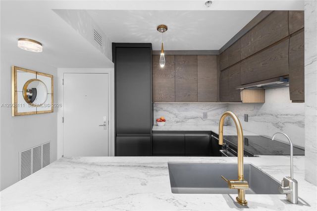 1800 Sunset Harbour Dr 2105, Miami Beach, FL 33139