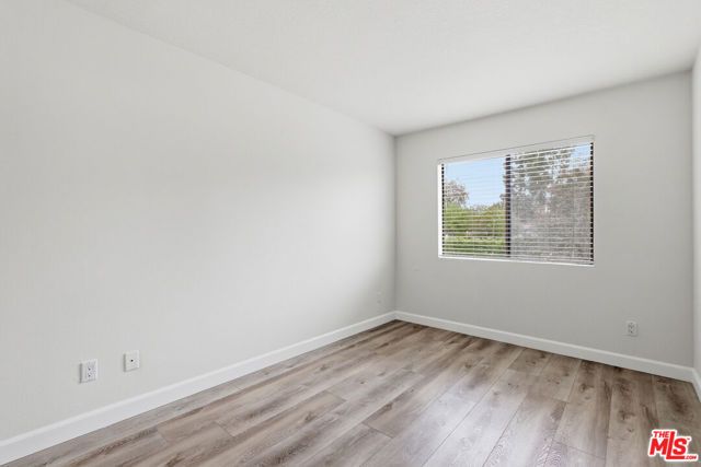18136 Oxnard Street 39, Tarzana (los Angeles), CA 91356
