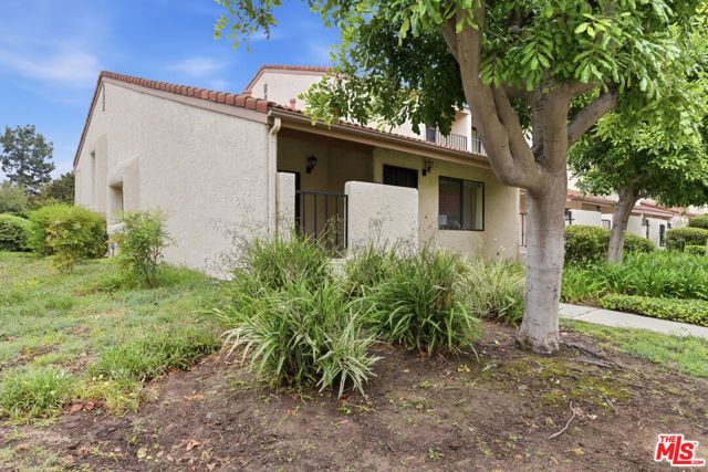 18136 Oxnard Street 39, Tarzana (los Angeles), CA 91356