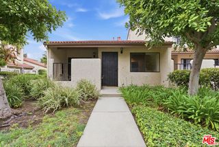 18136 Oxnard Street 39, Tarzana (los Angeles), CA 91356
