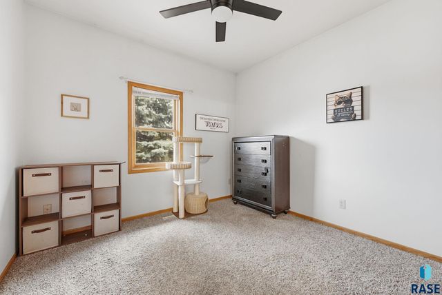 7505 W 15th St Street, Sioux Falls, SD 57106