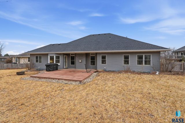7505 W 15th St Street, Sioux Falls, SD 57106