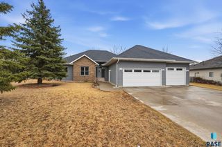 7505 W 15th St Street, Sioux Falls, SD 57106