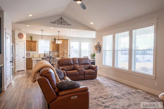 857 Oak Hill Way, Rexburg, ID 83440