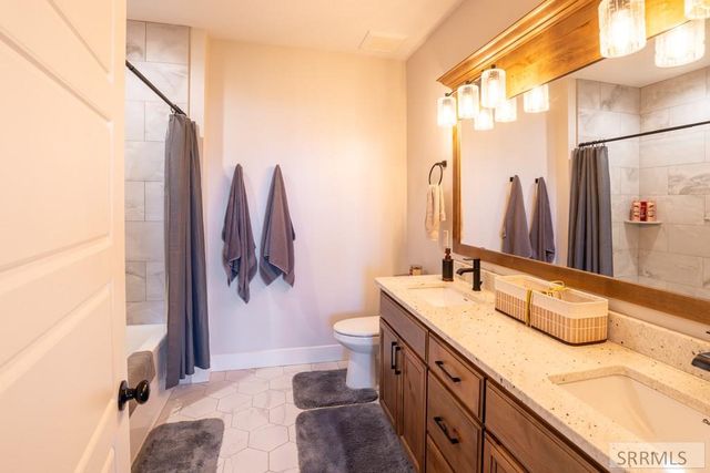 857 Oak Hill Way, Rexburg, ID 83440