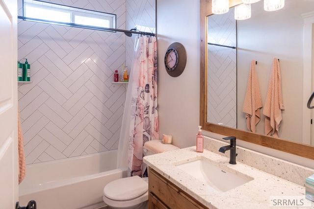 857 Oak Hill Way, Rexburg, ID 83440