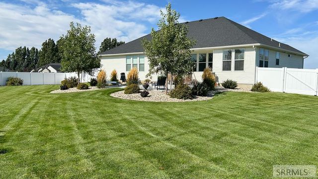 857 Oak Hill Way, Rexburg, ID 83440