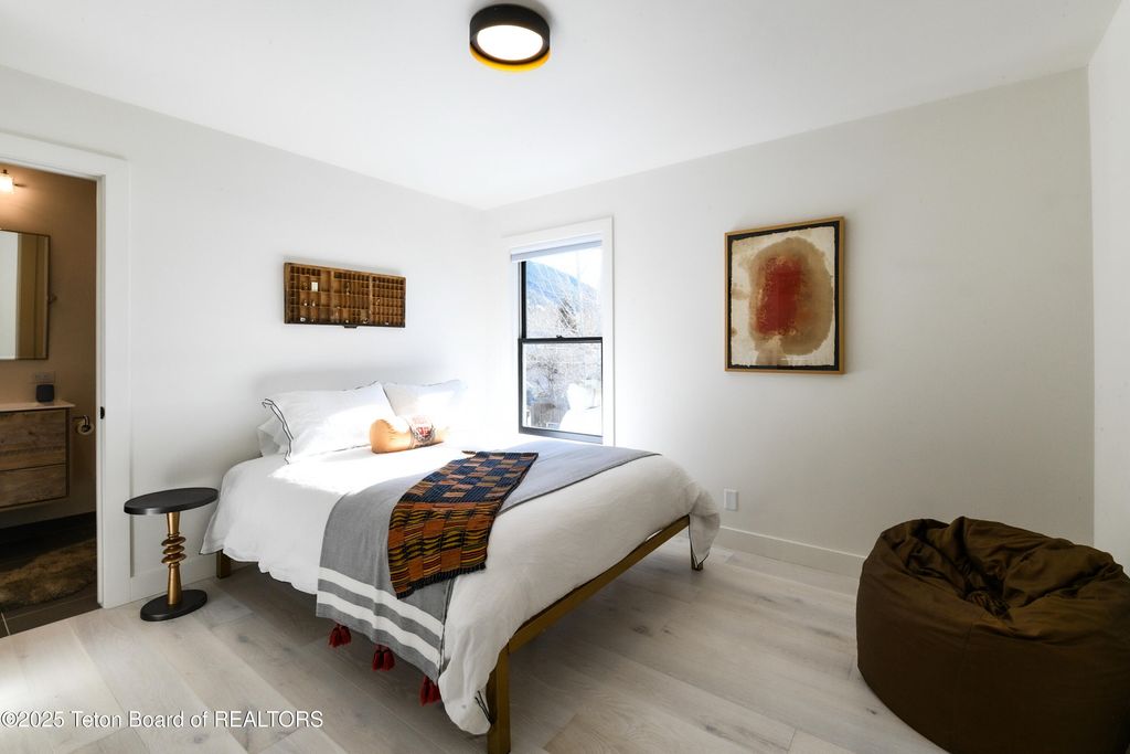 680 E HANSEN Avenue, Jackson, WY 83001 photo 21