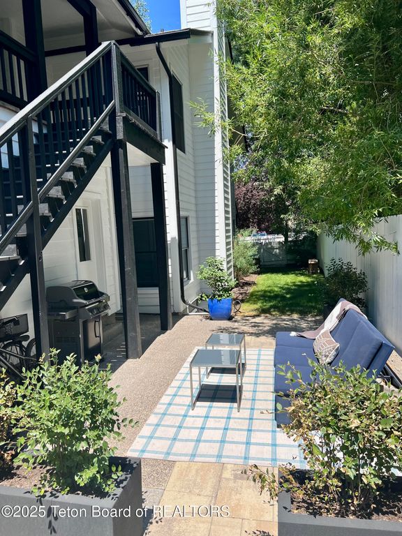 680 E HANSEN Avenue, Jackson, WY 83001 photo 29