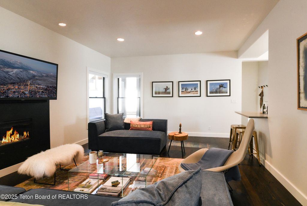 680 E HANSEN Avenue, Jackson, WY 83001 photo 8