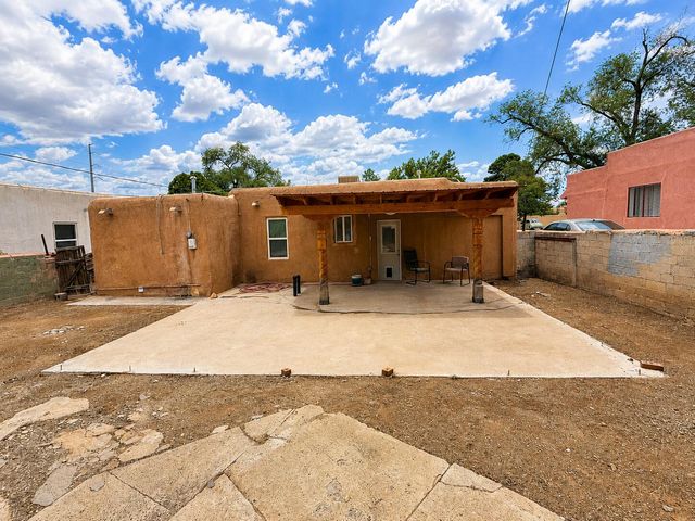 1133 Girard Boulevard NE, Albuquerque, NM 87106