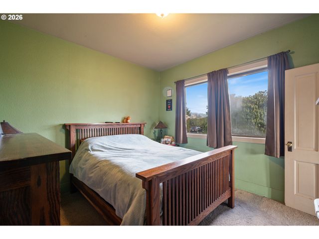 116 CEDAR Ave, Tillamook, OR 97141