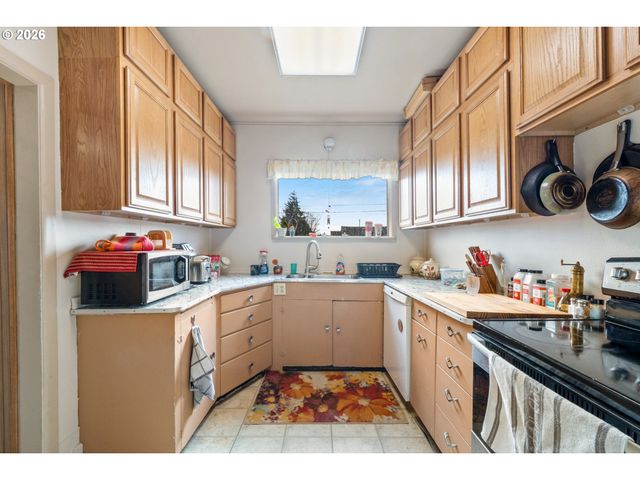 116 CEDAR Ave, Tillamook, OR 97141