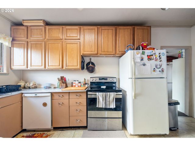 116 CEDAR Ave, Tillamook, OR 97141