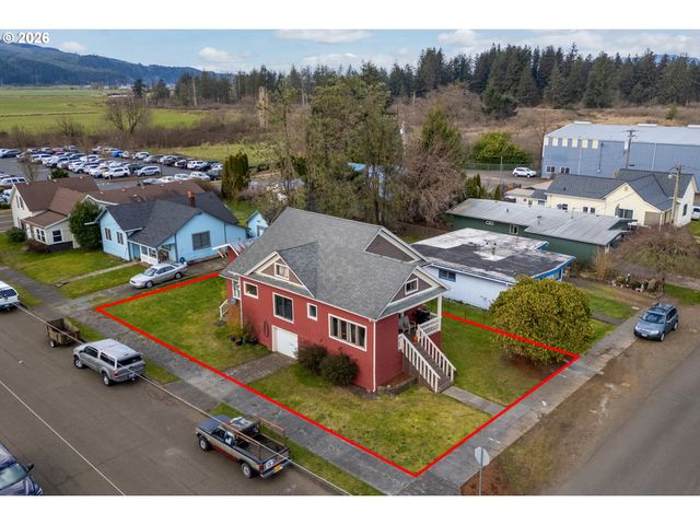 116 CEDAR Ave, Tillamook, OR 97141