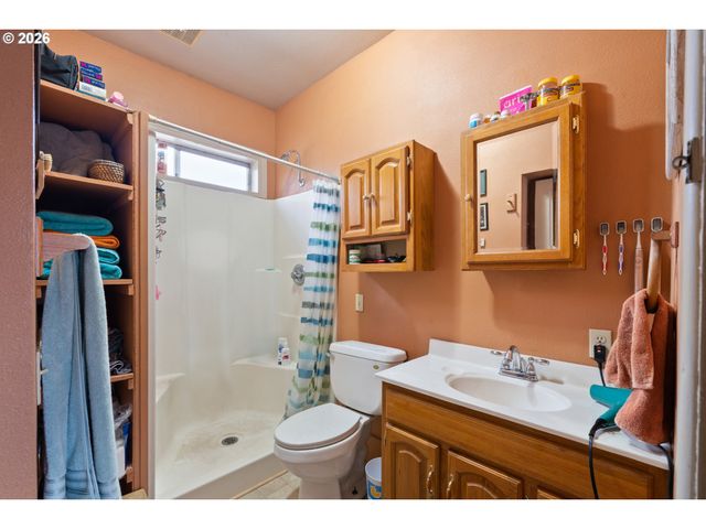 116 CEDAR Ave, Tillamook, OR 97141