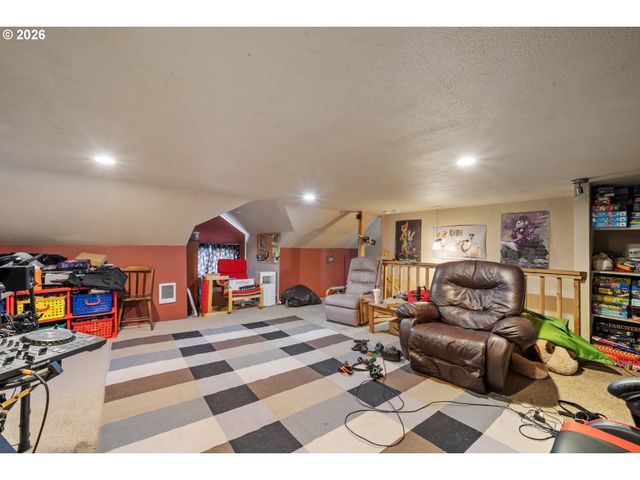 116 CEDAR Ave, Tillamook, OR 97141