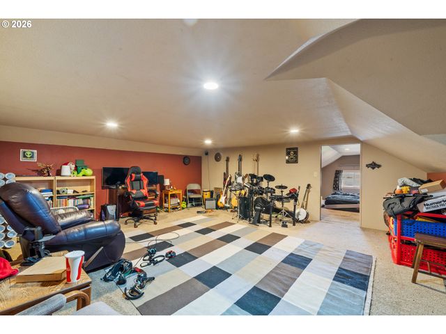 116 CEDAR Ave, Tillamook, OR 97141