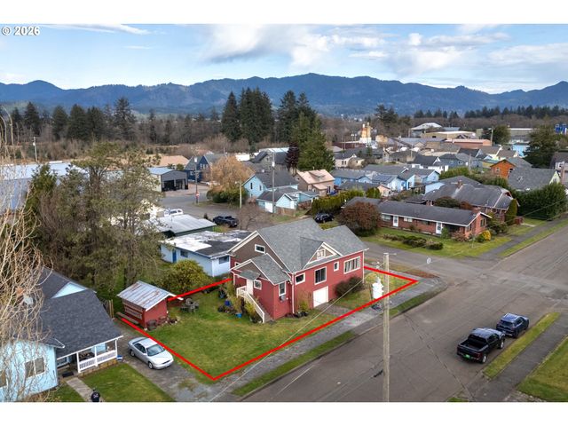 116 CEDAR Ave, Tillamook, OR 97141