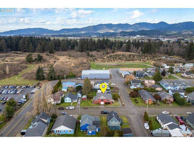 116 CEDAR Ave, Tillamook, OR 97141