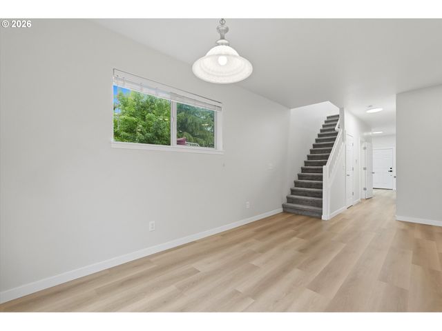 17413 Sw ROSE PETAL Ln, Beaverton, OR 97003