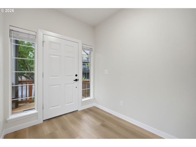 17413 Sw ROSE PETAL Ln, Beaverton, OR 97003