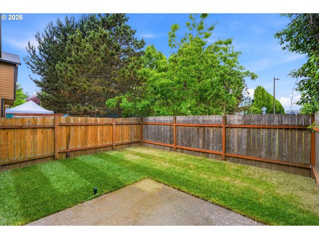 17413 Sw ROSE PETAL Ln, Beaverton, OR 97003