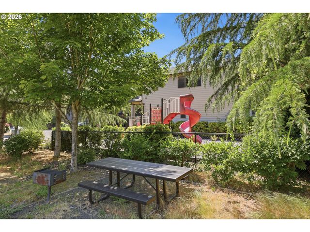 17413 Sw ROSE PETAL Ln, Beaverton, OR 97003