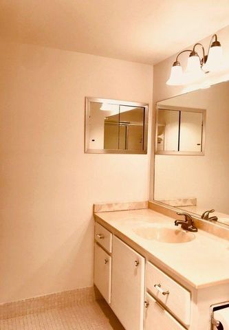 2069 Oakridge F 2069, Deerfield Beach, FL 33442