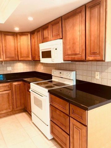 2069 Oakridge F 2069, Deerfield Beach, FL 33442