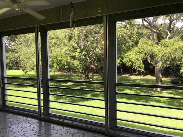 2069 Oakridge F 2069, Deerfield Beach, FL 33442