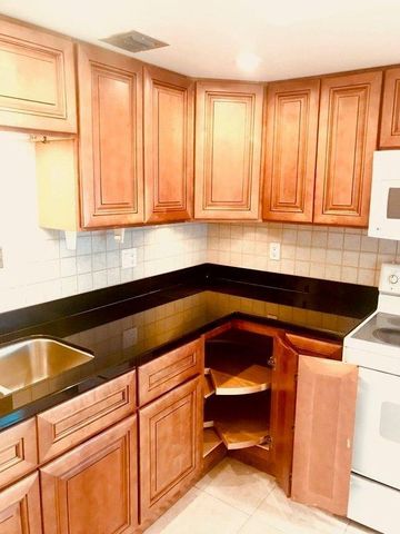 2069 Oakridge F 2069, Deerfield Beach, FL 33442