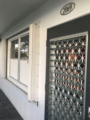 2069 Oakridge F 2069, Deerfield Beach, FL 33442