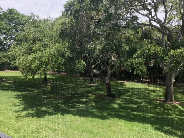 2069 Oakridge F 2069, Deerfield Beach, FL 33442