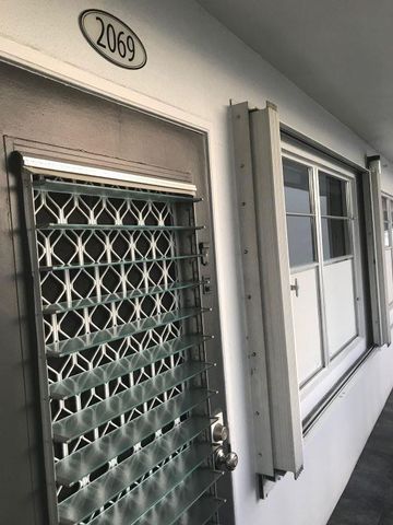 2069 Oakridge F 2069, Deerfield Beach, FL 33442