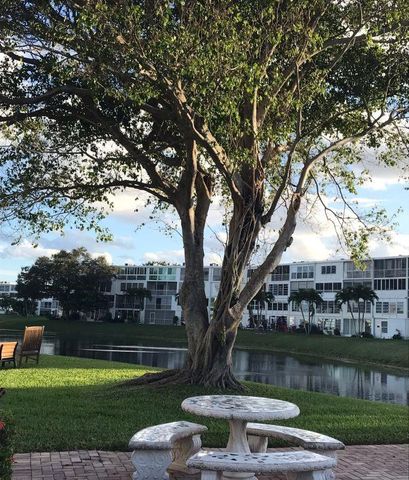 2069 Oakridge F 2069, Deerfield Beach, FL 33442