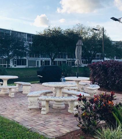 2069 Oakridge F 2069, Deerfield Beach, FL 33442