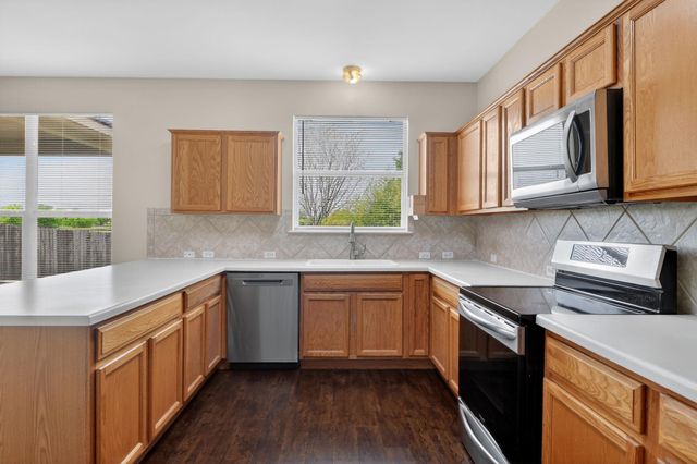 6014 Lone Star CT, Hutto, TX 78634