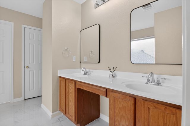 6014 Lone Star CT, Hutto, TX 78634