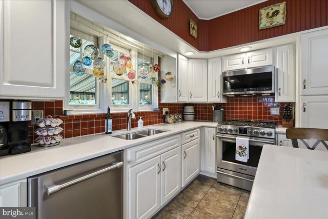 103 S HAZEL ST, Manheim, PA 17545