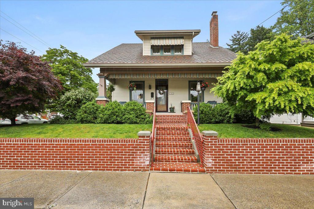 103 S HAZEL ST, Manheim, PA 17545