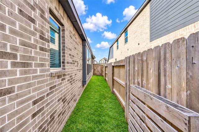 920 Pismo Creek Lane, Katy, TX 77493