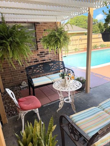 3212 Dominique Drive, Galveston, TX 77551