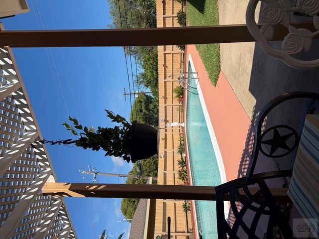 3212 Dominique Drive, Galveston, TX 77551