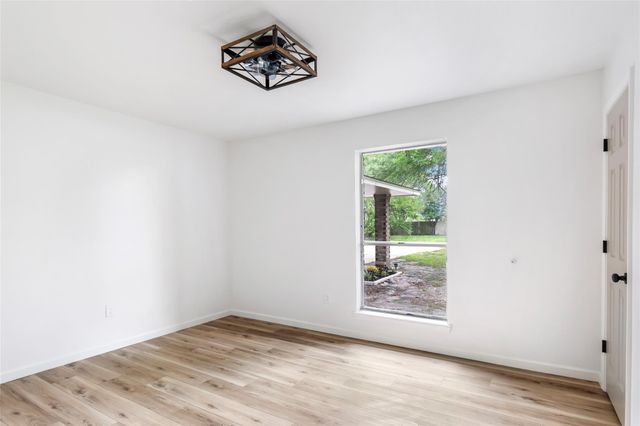 2403 Heather Street, Highlands, TX 77562