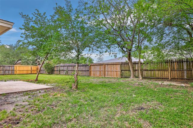 2403 Heather Street, Highlands, TX 77562