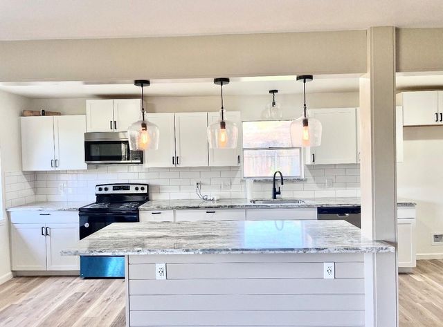 2403 Heather Street, Highlands, TX 77562