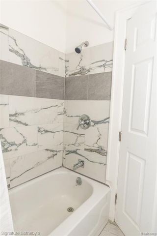 11104 Cloverlawn Street, Detroit, MI 48204